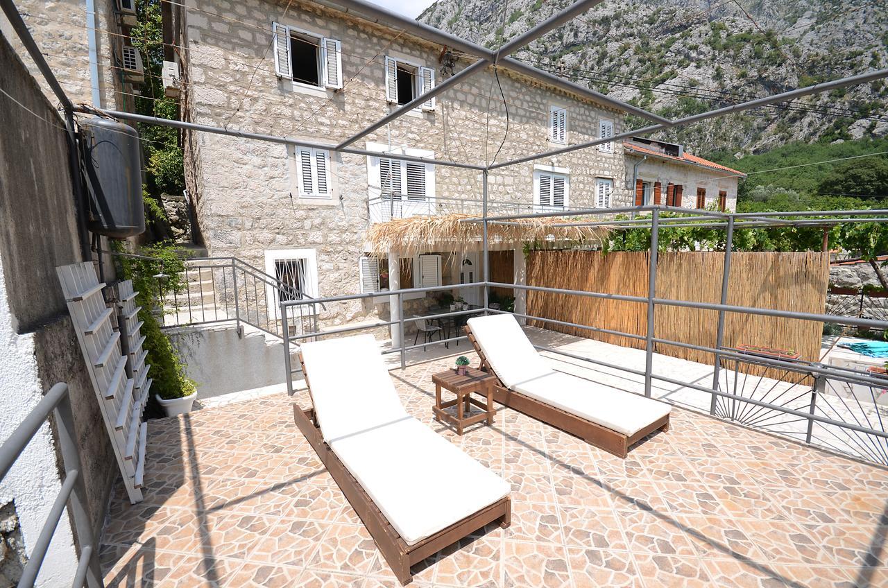 Appartement Stone House Dragutinovic à Kotor Extérieur photo